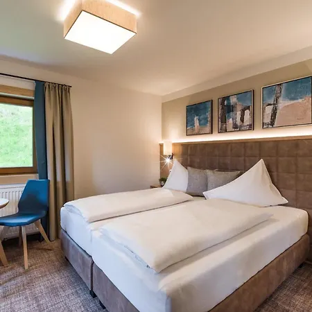 Alpen Glueck Unterm Rain Garni 宾馆 4*