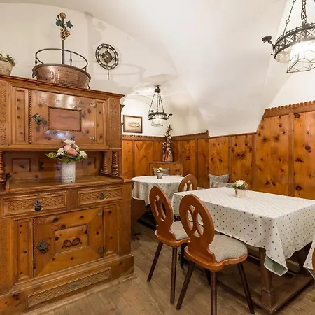 Locanda Alpen Glueck Unterm Rain Garni 4*
