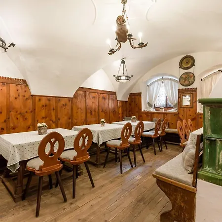 Alpen Glueck Unterm Rain Garni Мініготель 4*