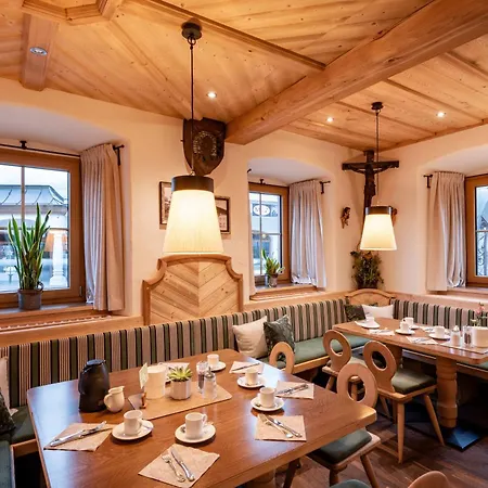 Alpen Glueck Unterm Rain Garni 4*